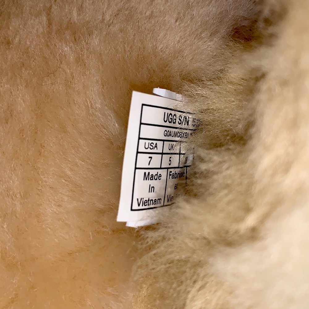 Ugg Coquette Slippers ☺️🧡 - Picture 7 of 7